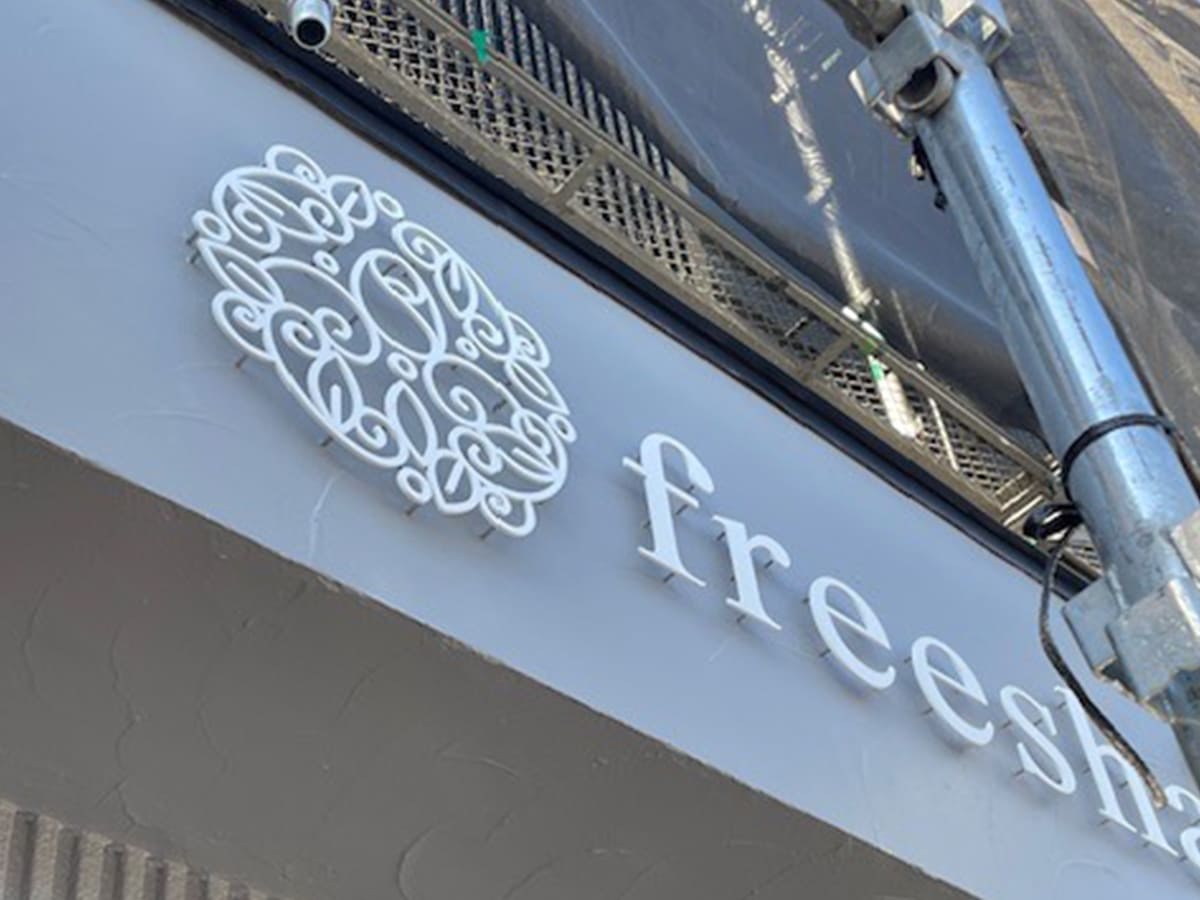 share salon freesha_文字看板